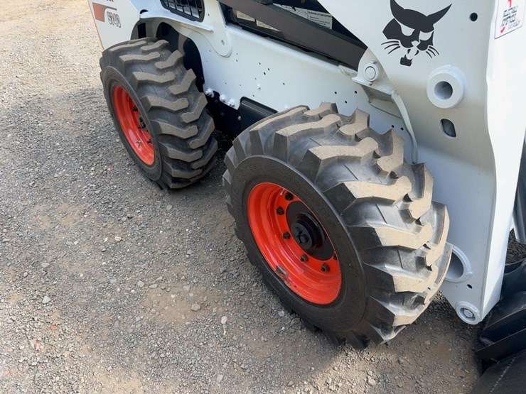 2019-bobcat-s740-image-11