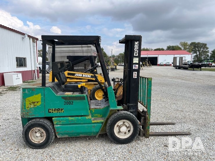 clark-gps25mc-forklift-(jn3106,-unit-3002)-image-4
