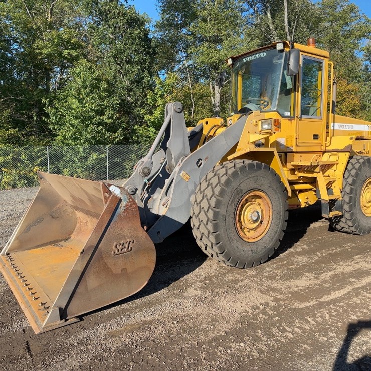 2000 VOLVO L90D