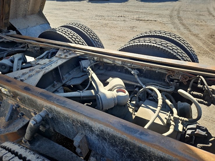 2016-kenworth-t880-image-24