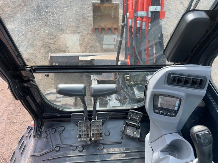2019-kubota-kx040-4-image-31