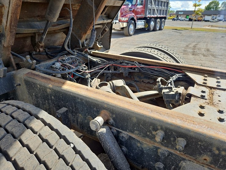 2001-kenworth-t800-image-23