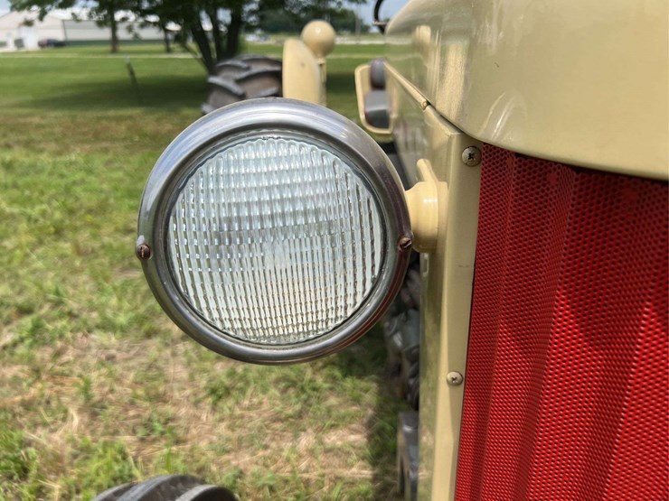 massey-ferguson-40-image-23