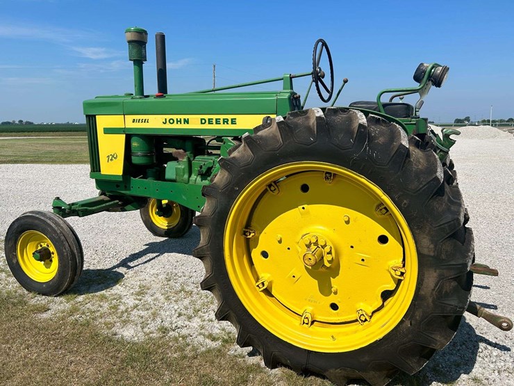 1958-john-deere-720-image-5
