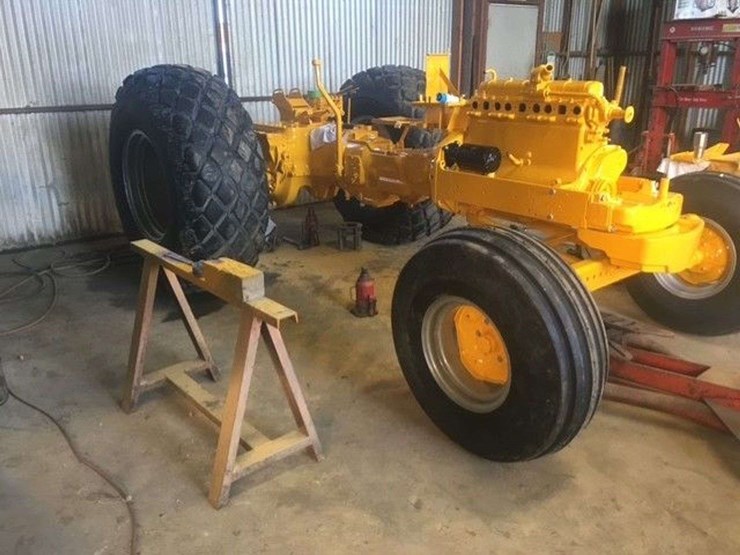 1964-allis-chalmers-d19-beachmaster-image-14