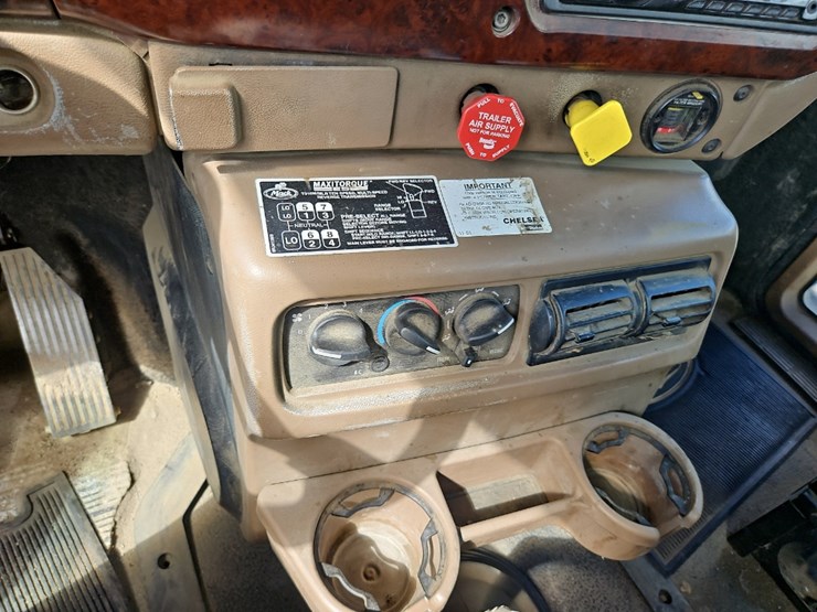 2003-mack-granite-cv713-image-39