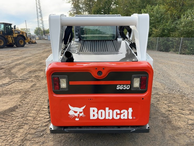 2017-bobcat-s650-image-4