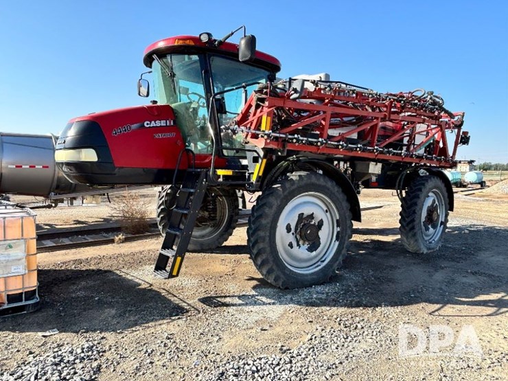 2015-case-ih-patriot-4440-image-18