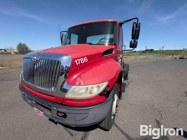 2006-international-durastar-4400-image-10