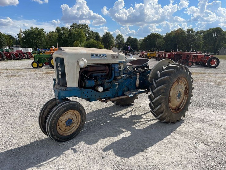 ford-4000-image-1