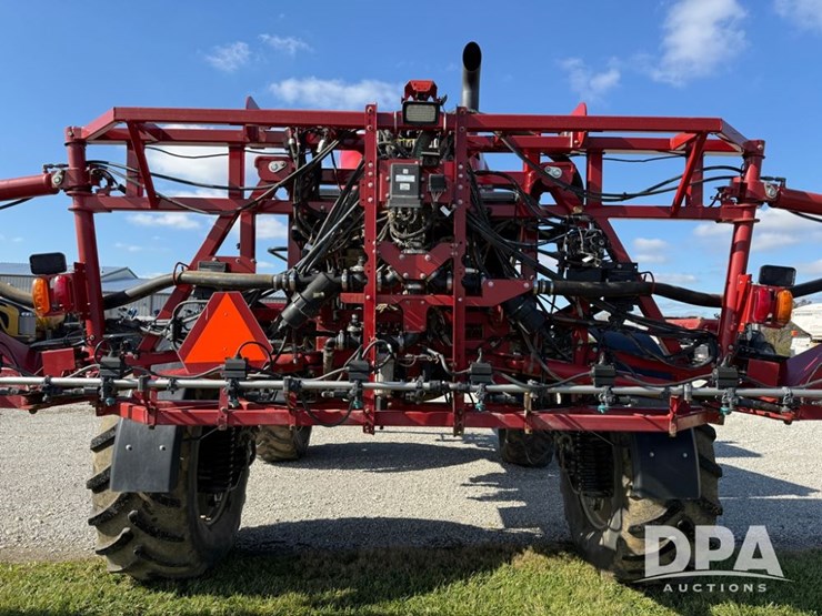 2018-case-ih-patriot-3340-image-24