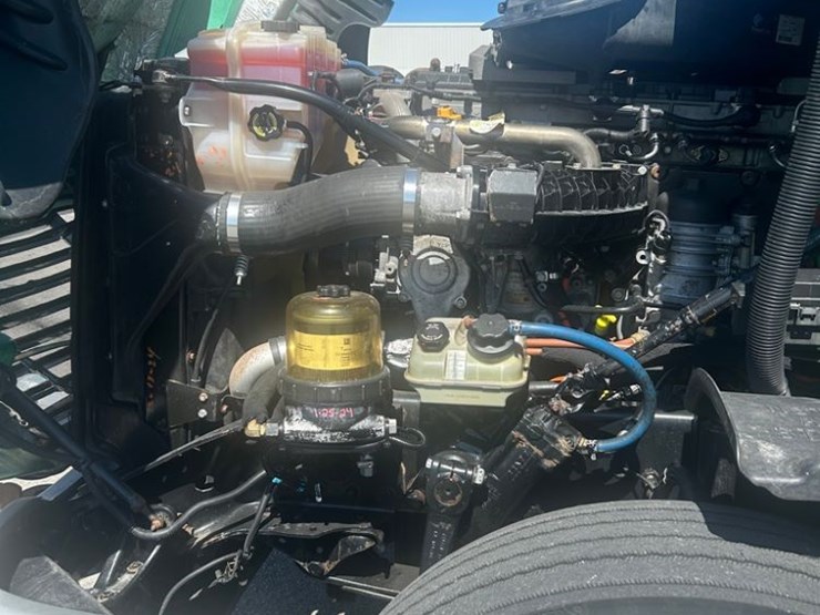2017-freightliner-cascadia-125-image-5