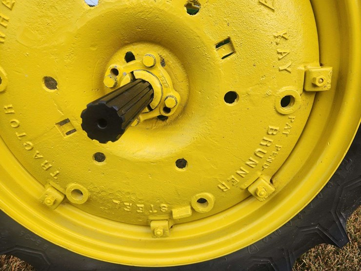 john-deere-b-image-32