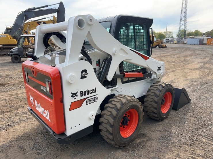 2017-bobcat-s650-image-5