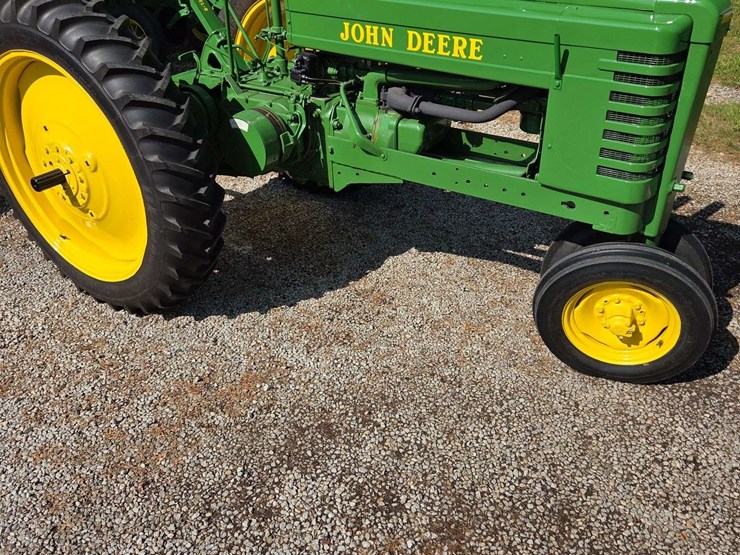 john-deere-model-b-image-1