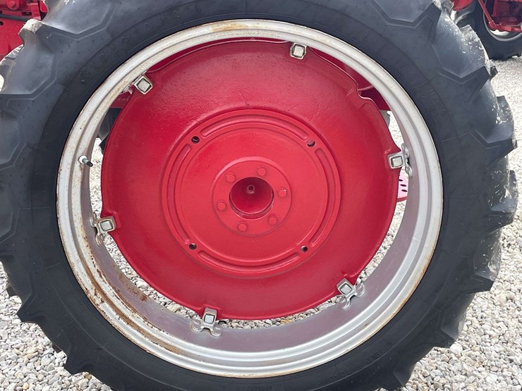 farmall-130-image-43