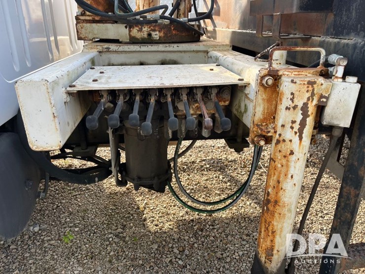 2000-ihc-4700-boom-truck-(jn3112,-unit-603)-image-34