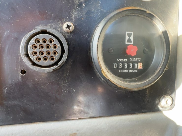 2000-volvo-l90d-image-26