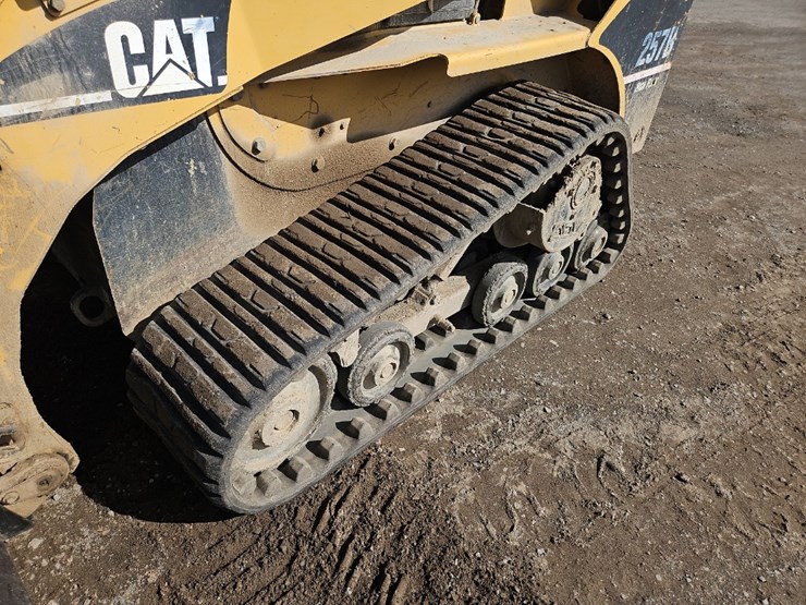 2004-caterpillar-257b-image-9