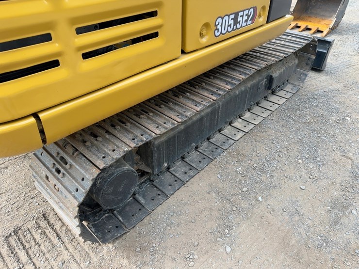 2021-caterpillar-305-image-26