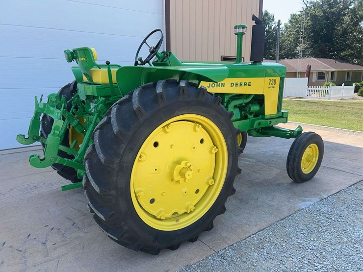 1960-john-deere-730-image-3