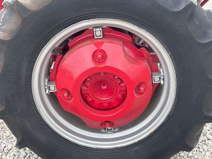 farmall-140-image-42
