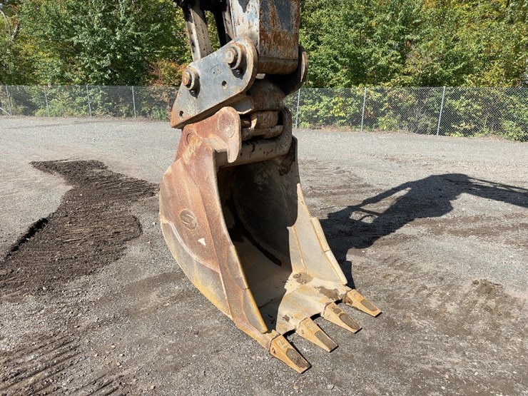 2019-deere-300g-lc-image-12