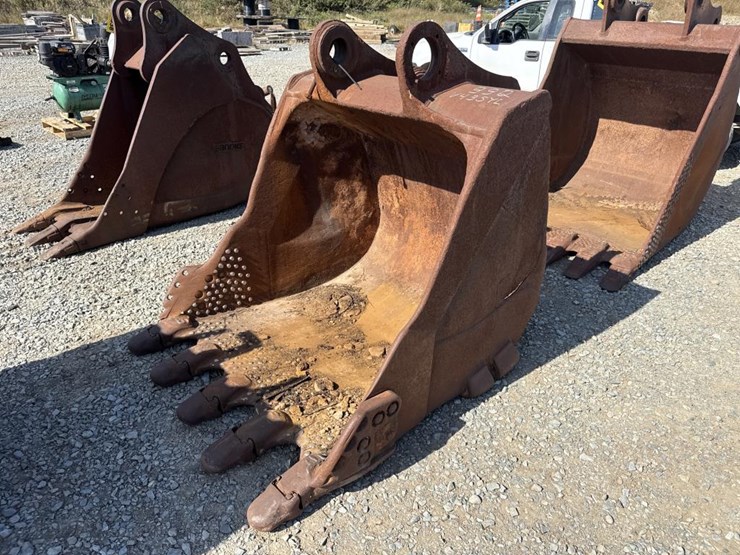 #2542-•-approx-51"-excavator-bucket-image-1