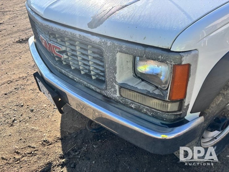 2000-gmc-3500-image-19