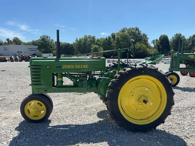 john-deere-h-image-2