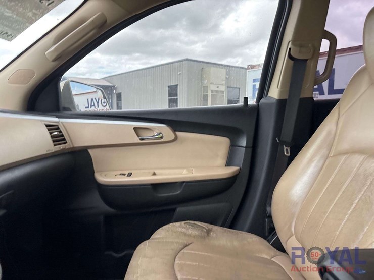 2010-chevrolet-traverse-image-12