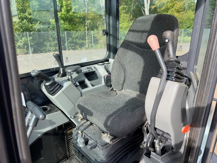 2017-bobcat-e50-image-28