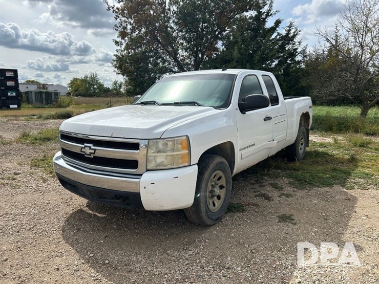 2008-chevrolet-silverado-image-1