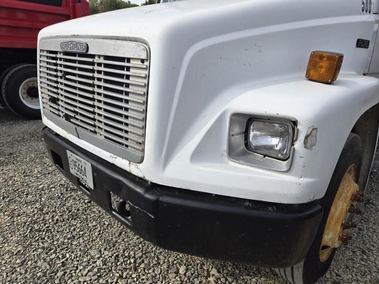 1995-freightliner-fl70-image-10