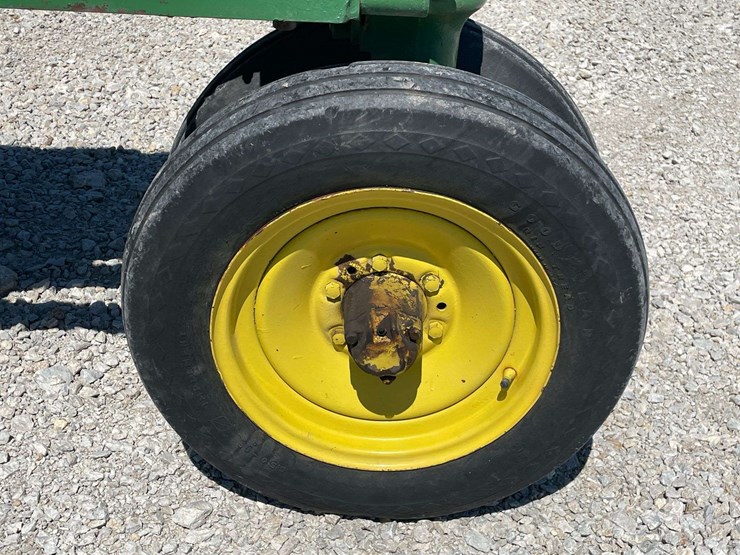 john-deere-a-image-12