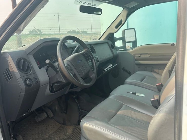 2012-ford-f550-image-4