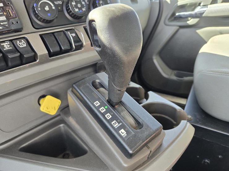 2017-kenworth-t880-image-64