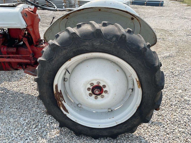 ford-8n-image-32