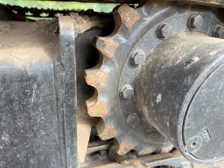 2021-caterpillar-305-image-28