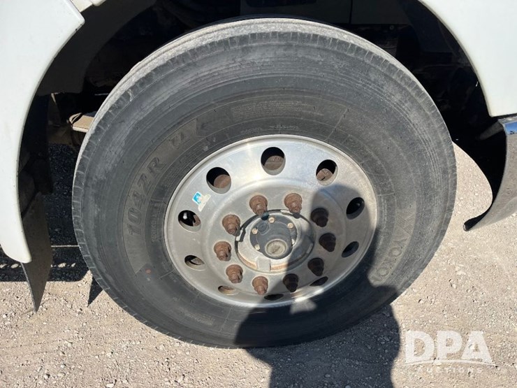 2009-kenworth-t370-image-22