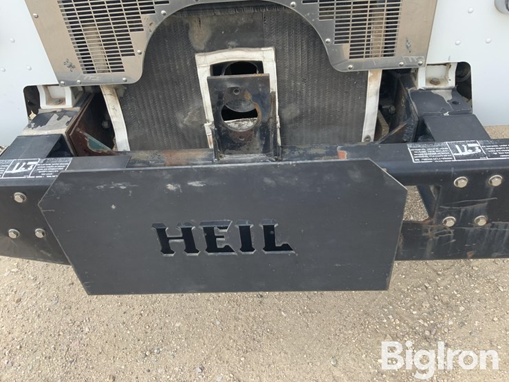 2004-peterbilt-320-image-14