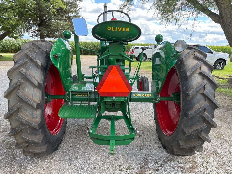 1957-oliver-super-66-image-4