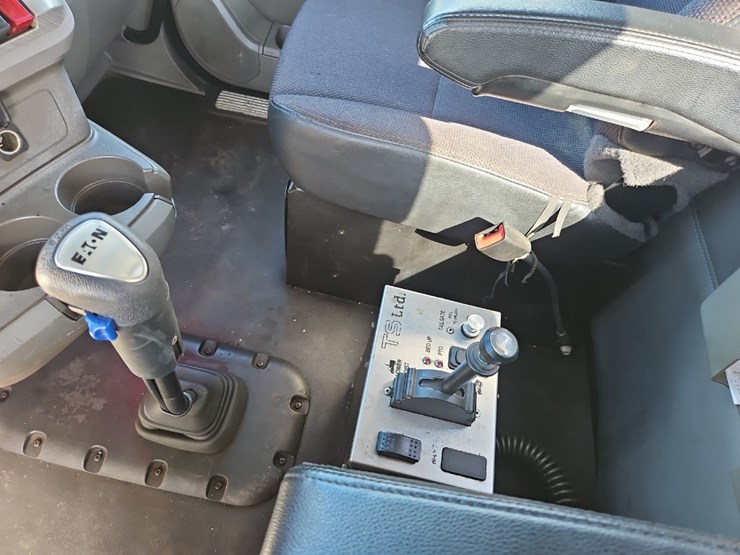 2016-kenworth-t880-image-36