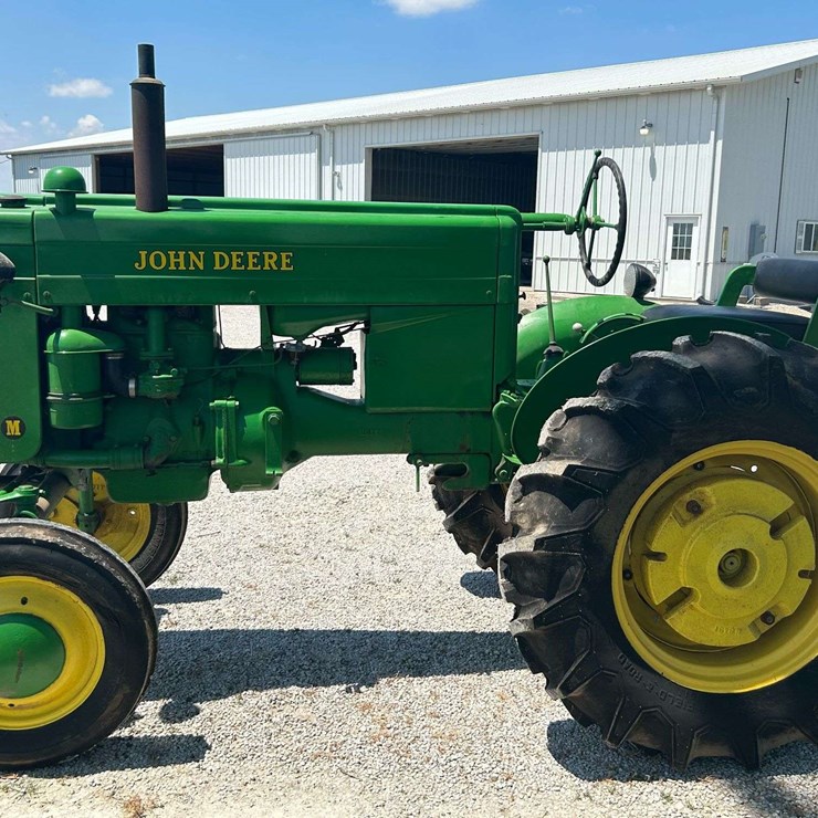 JOHN DEERE M