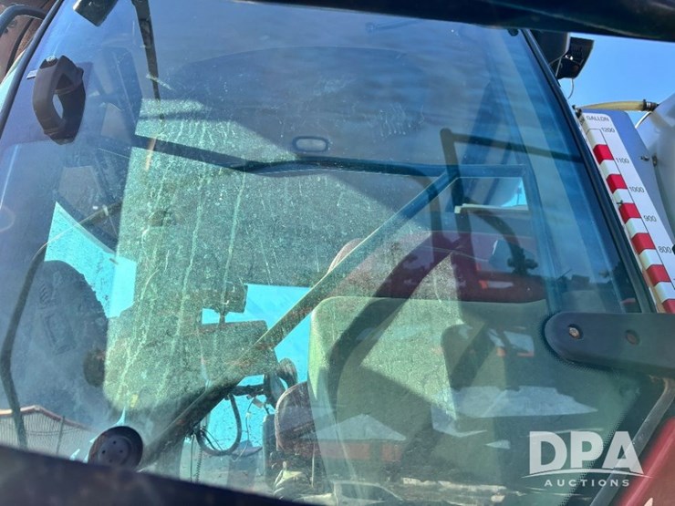 2015-case-ih-patriot-4440-image-30