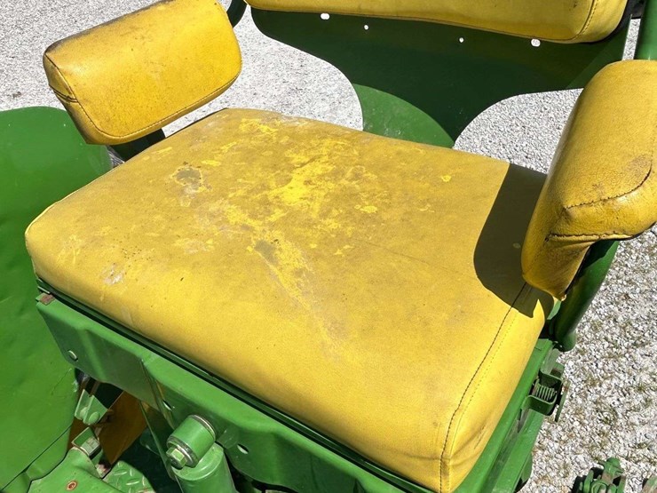 1957-john-deere-720-image-17