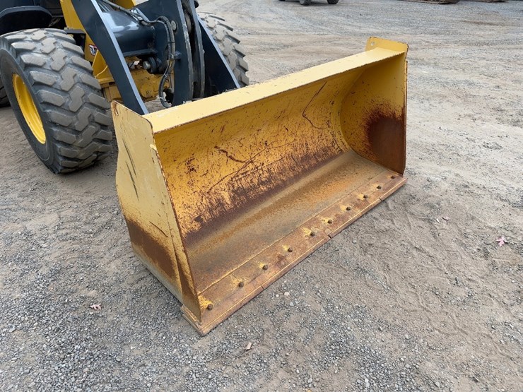 2021-deere-304l-image-8