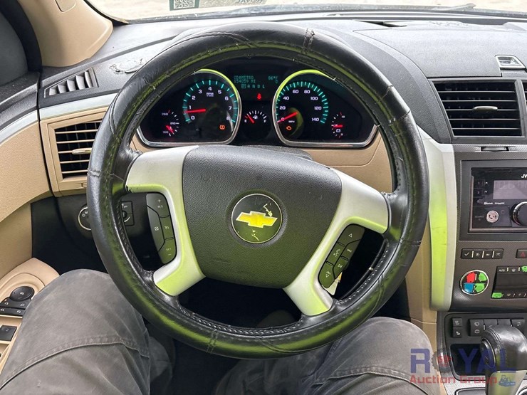 2010-chevrolet-traverse-image-10