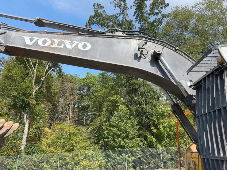 2019-volvo-ec220el-image-15