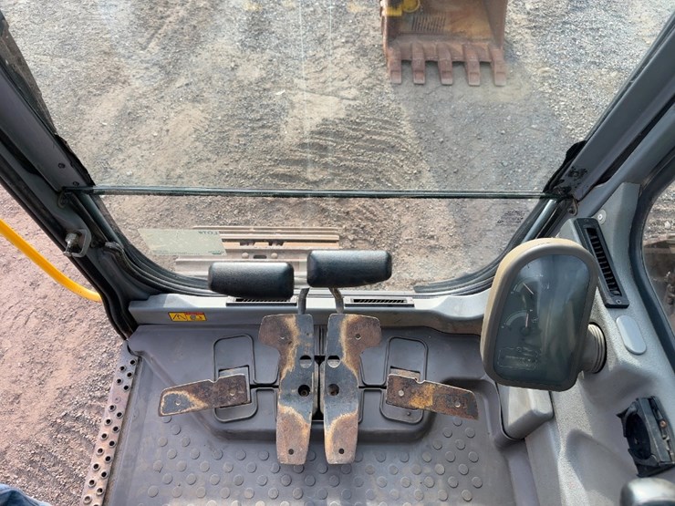 2003-volvo-ec140b-lc-image-40